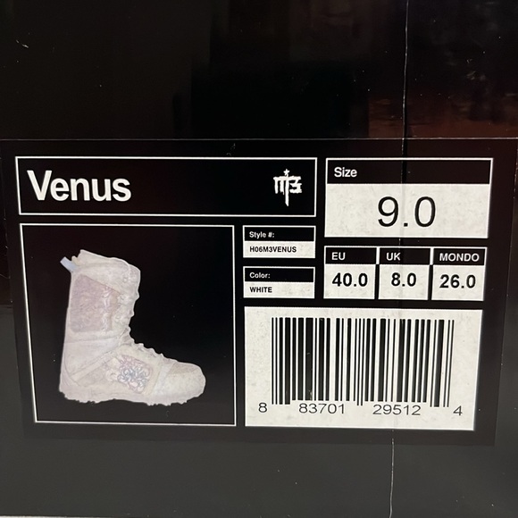 Millennium Three Venus womans lace up snowboard boots. - Picture 8 of 11